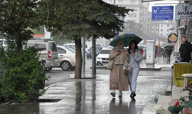 Kars&#039;ta yağmur hayatı olumsuz etkiledi