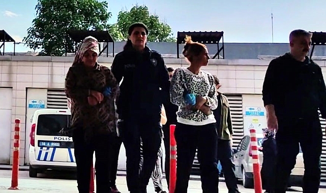 Kartla daire kapılarını açıp altın ve paraları çalan 3 kadın yakalandı