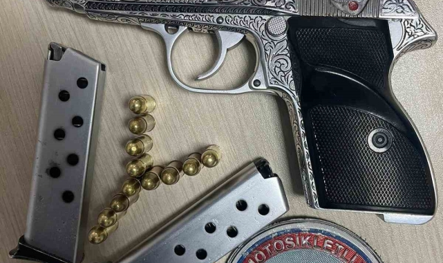 Kastamonu&#039;da ruhsatsız tabanca ile yakalanan şahıs gözaltına alındı