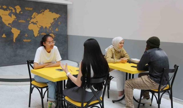 KBÜ&#039;de &quot;İkinci Dili Geliştirme&quot; etkinliği ile yabancı dilde pratik imkanı sunuluyor