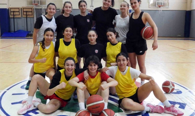 Kepez&#039;in kızları şampiyonlarla oynayacak