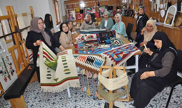 Kilim dokumacılığı Sason&#039;da yeniden canlandırılıyor