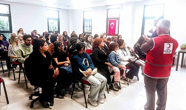 Kızılay&#039;dan öğrencilere burs desteği devam ediyor