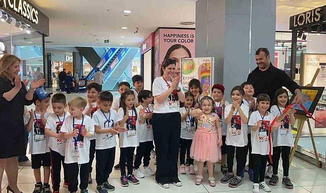 Konuşmadan önce resim yapmayı öğrendi