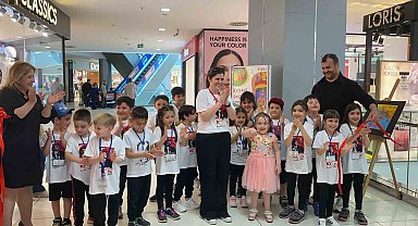 Konuşmadan önce resim yapmayı öğrendi