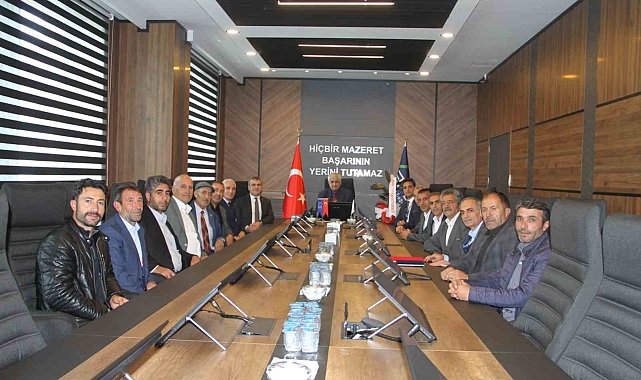 Köprüköy muhtarlarından, Aras Elektrik Genel Müdürü&#039;ne ziyaret