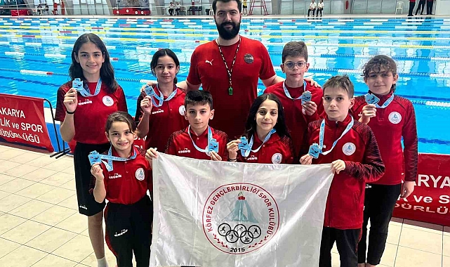 Körfezli genç Grup Müsabakalarında havuzdan madalya ile çıktılar