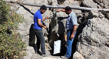 Köyü sakinleri, peynirlerini, buz mağaralarında muhafaza ediyor