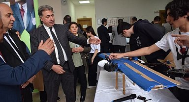 Lise öğrencileri bilim fuarında yeteneklerini sergiledi