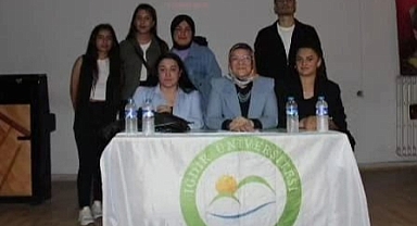 Lise öğrencilerine üniversite deneyimi anlatıldı