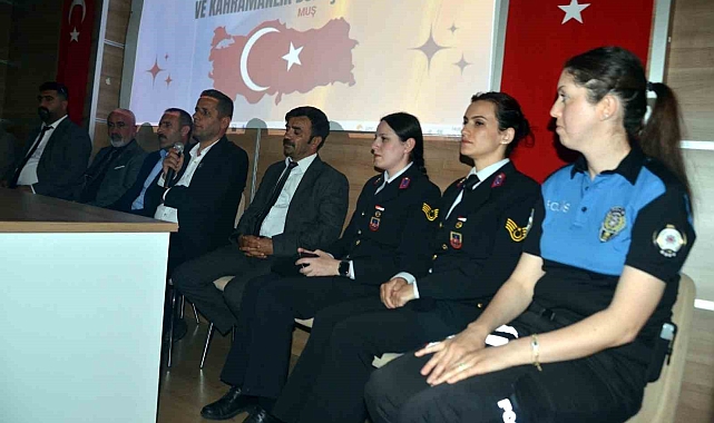 Lise öğrencilerine yönelik 'Vatan ve Kahraman Buluşmaları' konferansı düzenlendi