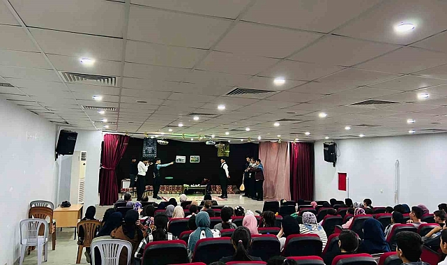 Lisesi öğrencilerinin sahnelediği aşiret oyunu büyük beğeni topladı