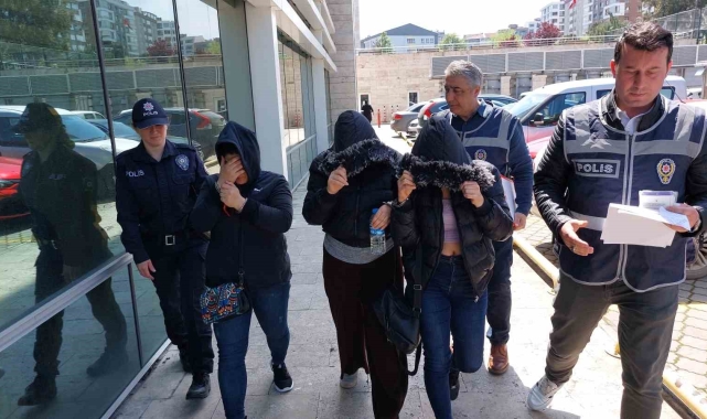 Mağazadan giyim eşyası ve takı çalan 3 kız kardeş yakalandı