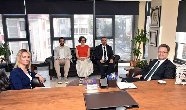 Manisa Valisi Enver Ünlü Veteriner Ve Eczacılar İle Bir Araya Geldi