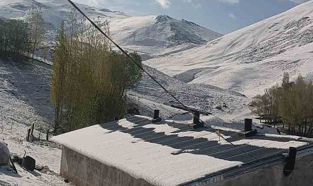 Mayıs ayında, Ağrının yüksek kesimleri karla kaplandı