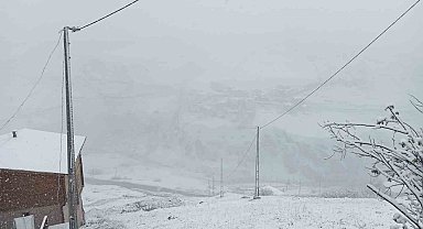 Mayıs ayında Anzer Yaylasına kar sürprizi