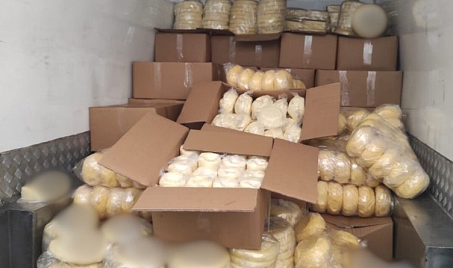 Merdiven altında üretildiği düşünülen yağ ve peynir ele geçirdi