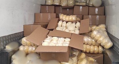 Merdiven altında üretildiği düşünülen yağ ve peynir ele geçirdi