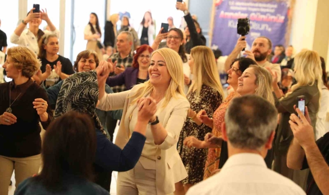 Merkezefendi Alzheimer Yaşam Merkezi&#039;ndeki büyüklerin Anneler Günü kutlandı