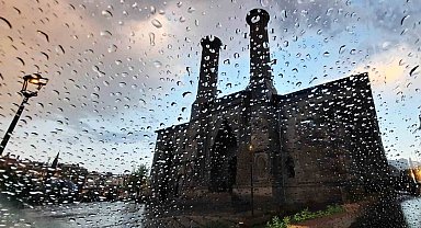 Meteoroloji, yağışların etkisini artırarak kuvvetli olacağını açıkladı