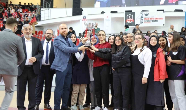 Milli Eğitim Bakan Yardımcısı Yılmaz: &quot;Gelecekte güzel sporcuların yetişmesi için gayretlerinizi bekliyoruz&quot;