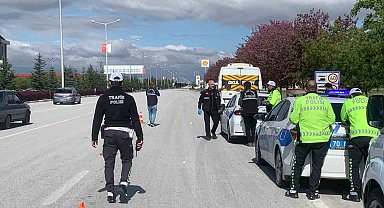 Minibüsün çarptığı yaşlı adam ağır yaralandı