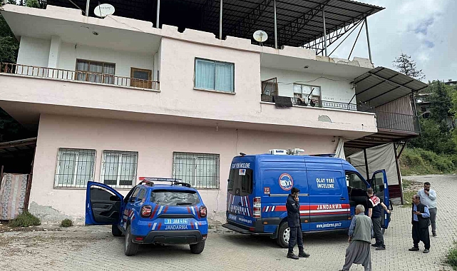 Misafir olduğu evde 9 yaşındaki çocuğunu bıçaklayarak öldürdü