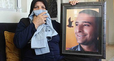 Oğlunu kaybeden anne, oğlunun gömleğiyle hasret gideriyor