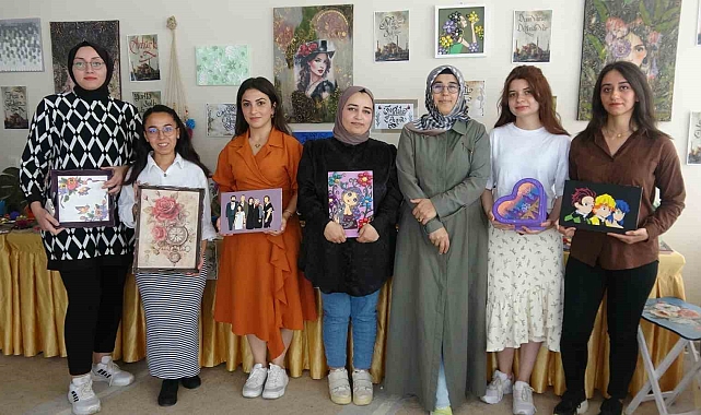 Öğrenciler, deniz kenarından ürettikleri ürünleri sergiledi