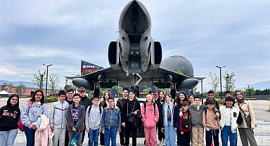 Öğrenciler, Gökmen Havacılık ve Uzay Merkezi'ni gezdi