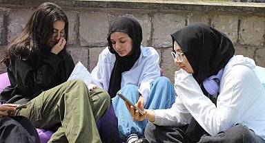 Öğrenciler hem fikir üretiyor hem de iletişim becerilerini geliştiriyor