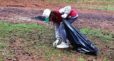 Öğrenciler orman temizliği yaptı
