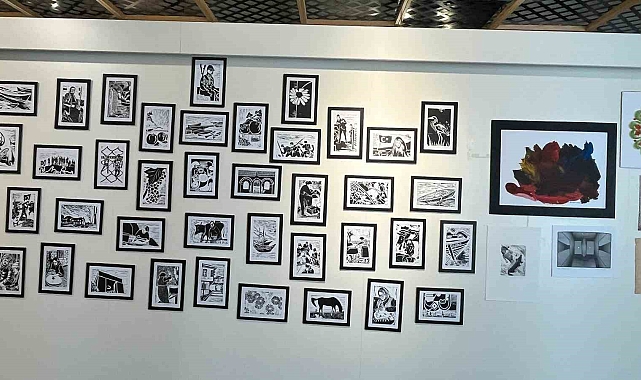 Öğrenciler, yabancı sanatçıların bulunduğu sergide eserlerini sergiledi