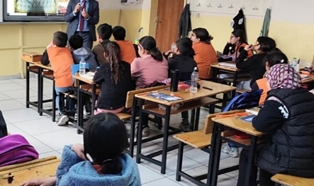 Öğrencilere &quot;Ariflerin Satrancı&quot; oyununu tanıtıldı