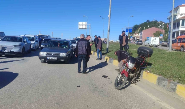 Otomobil ile motosiklet çarpıştı: 1 yaralı