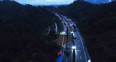 Otoyolun çökmesiyle ölenlerin sayısı artıyor