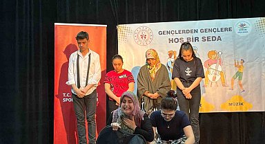 Özel çocukların gösterisi ayakta alkışlandı