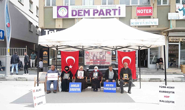 PKK tarafından kaçırılan çocukların ailelerinin, evlat nöbeti devam ediyor