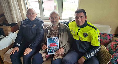 Polis trafik kuralları konusunda vatandaşları bilgilendirdi