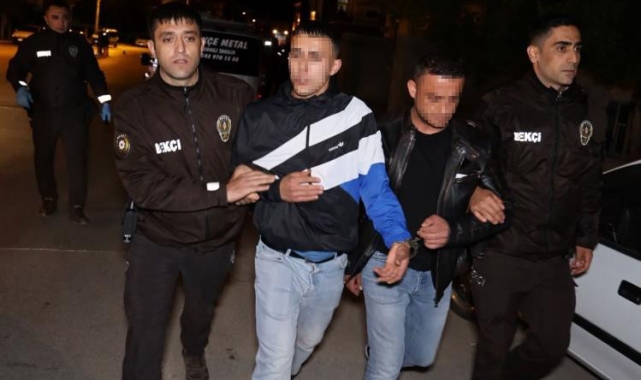 Polisin kovalamacasıyla uyuşturucu maddeyle yakalanan 3 şahıs serbest