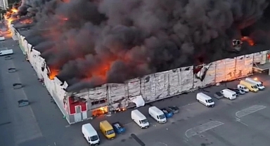 Polonya'da AVM yangınında 1348 dükkan küle döndü