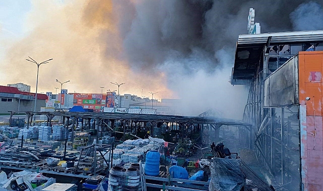 Rus güçler, Ukrayna&#039;da inşaat malzemeleri satan hipermarkete saldırdı