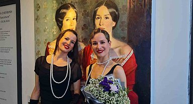 Rus ikizler, Bodrum'da sergi açtı