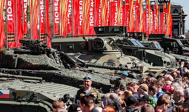 Rusya,ele geçirdiği Batı teçhizatları Zafer Parkı&#039;nda sergilemeye başladı