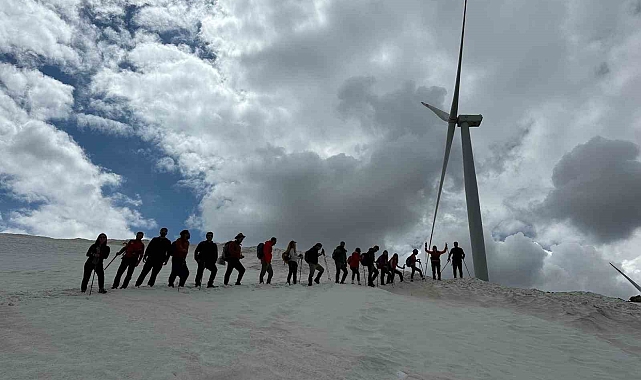 Rüzgar enerjisi santrali bölgesine tırmanış gerçekleştirdi