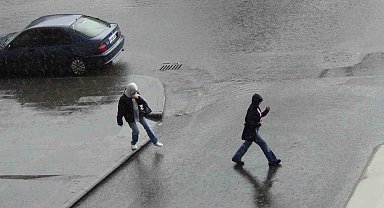 Sağanak yağmur hayatı felç etti