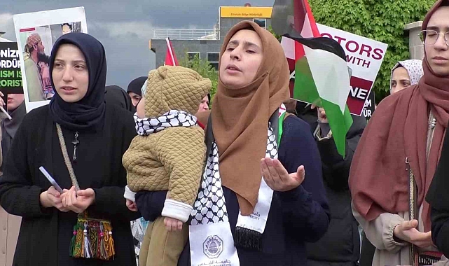 Sağlık çalışanları, işgal ve soykırıma karşı sessiz yürüyüş gerçekleştirdi