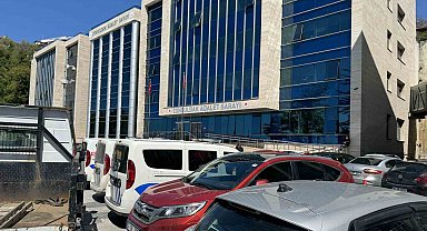 Sahilde genç kızların uygunsuz fotoğraflarını çeken şüpheli serbest bırakıldı