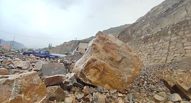 Sanayi bölgesinde yaşanan göçük semt sakinlerini korkuttu