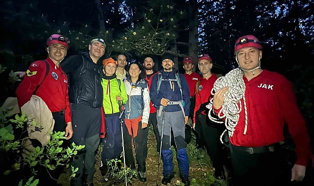 Şehzadeler ilçesinden Spil Dağınada kaybolan dağcılar  bulundu